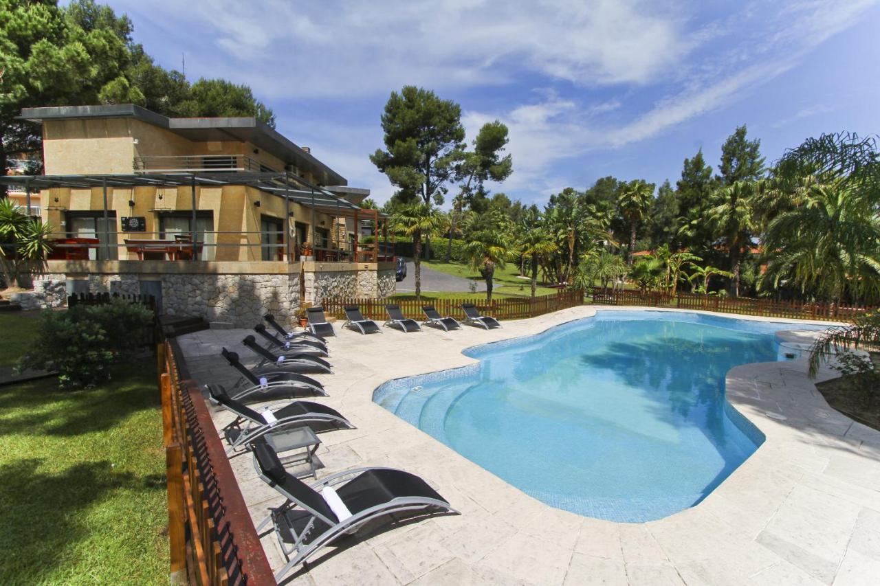 New Play Lake Villa Салоу Экстерьер фото